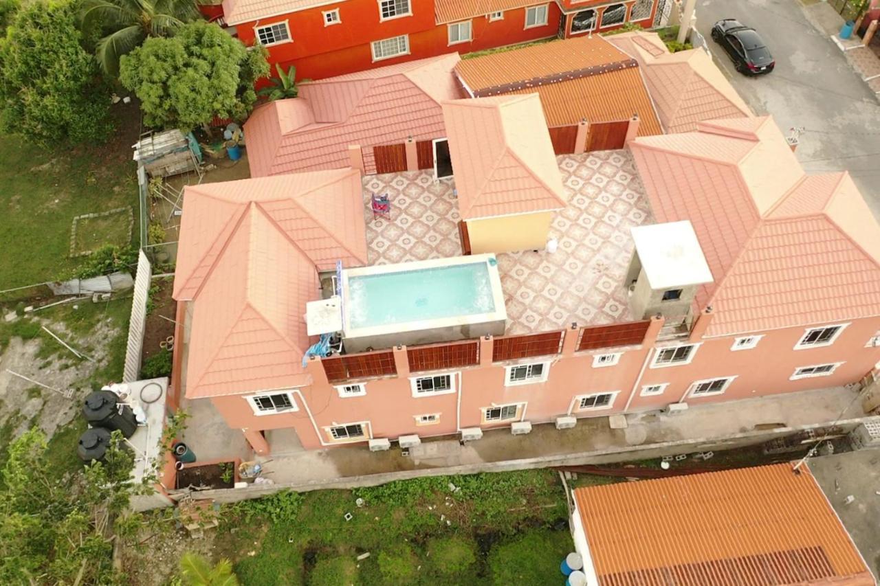 Royal Vybez Vacation Homes Spanish Town Eksteriør billede